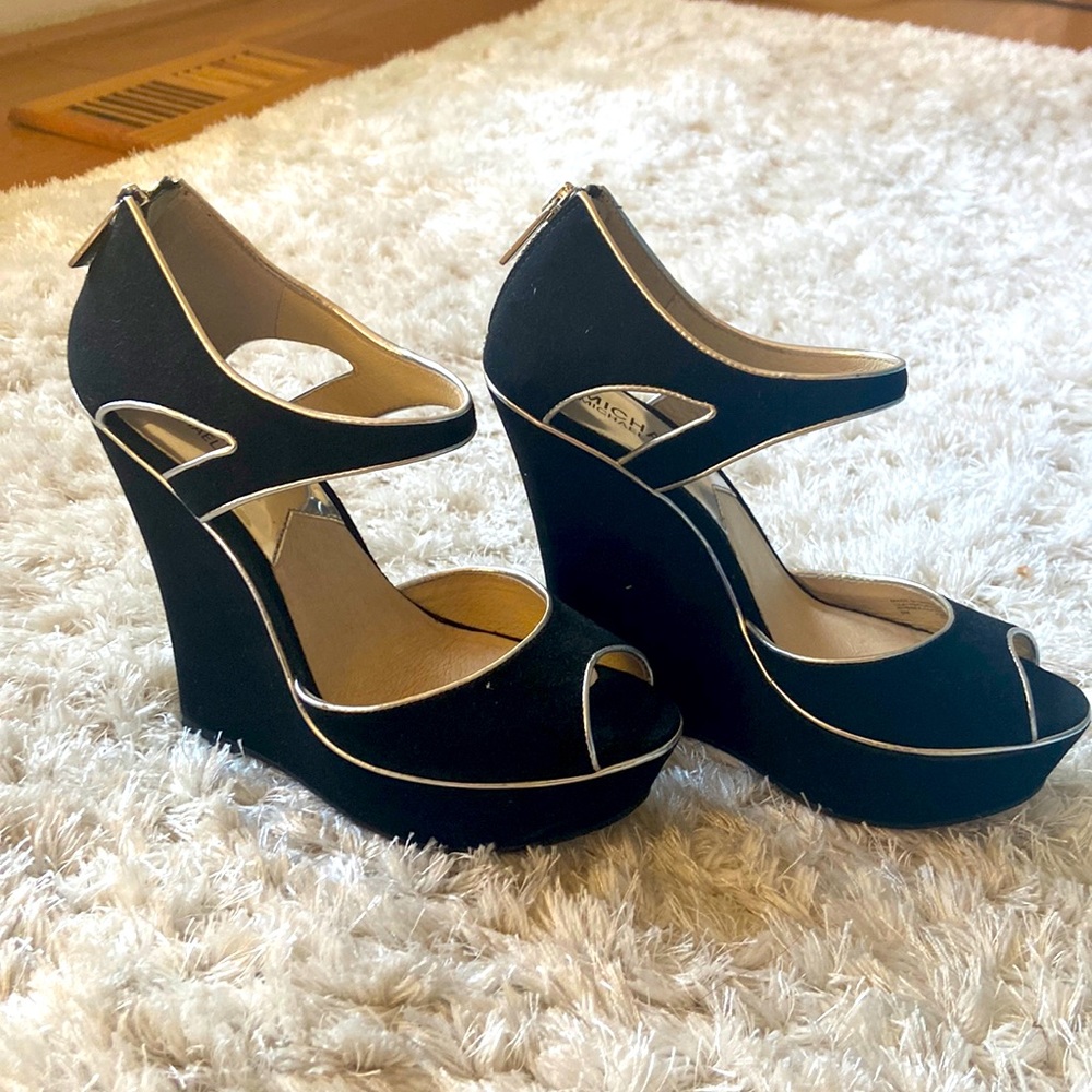 Black shoes
